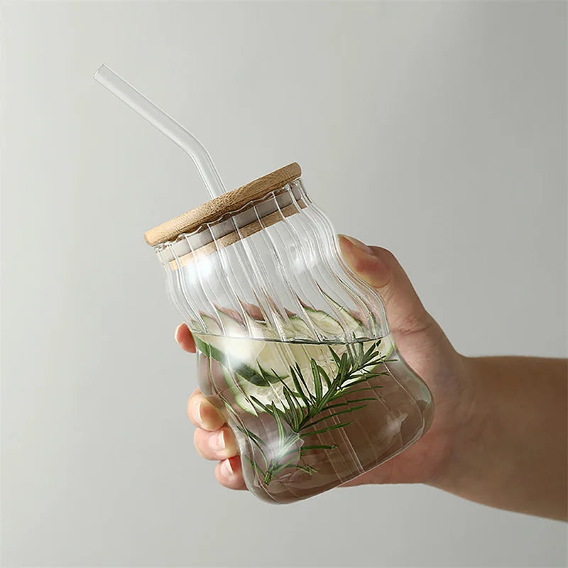 Wavy Iced Tea Glass with Bamboo Lid and Straw